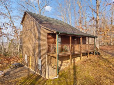 326 Cascade Circle, Russell Springs, KY 42642