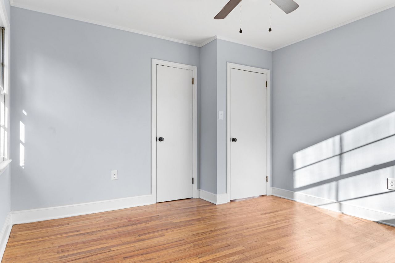 1135 Gloria Street Photo 12