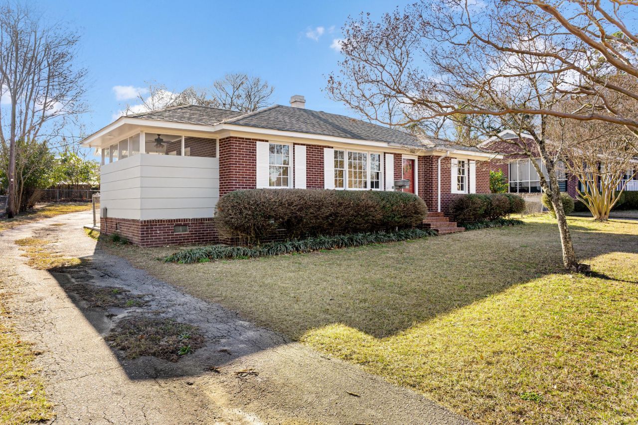 1135 Gloria Street Photo 20