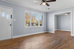 1135 Gloria Street photo 4