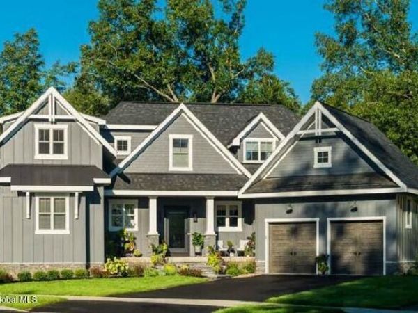 2 Arlington Circle, Ballston Spa, NY 12020