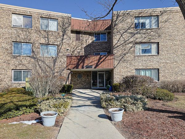 2650 BROOKWOOD Way, Unit 313, Rolling Meadows, IL 60008