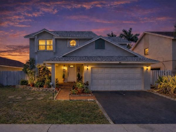 961 SW 98th Avenue, Pembroke Pines, FL 33025