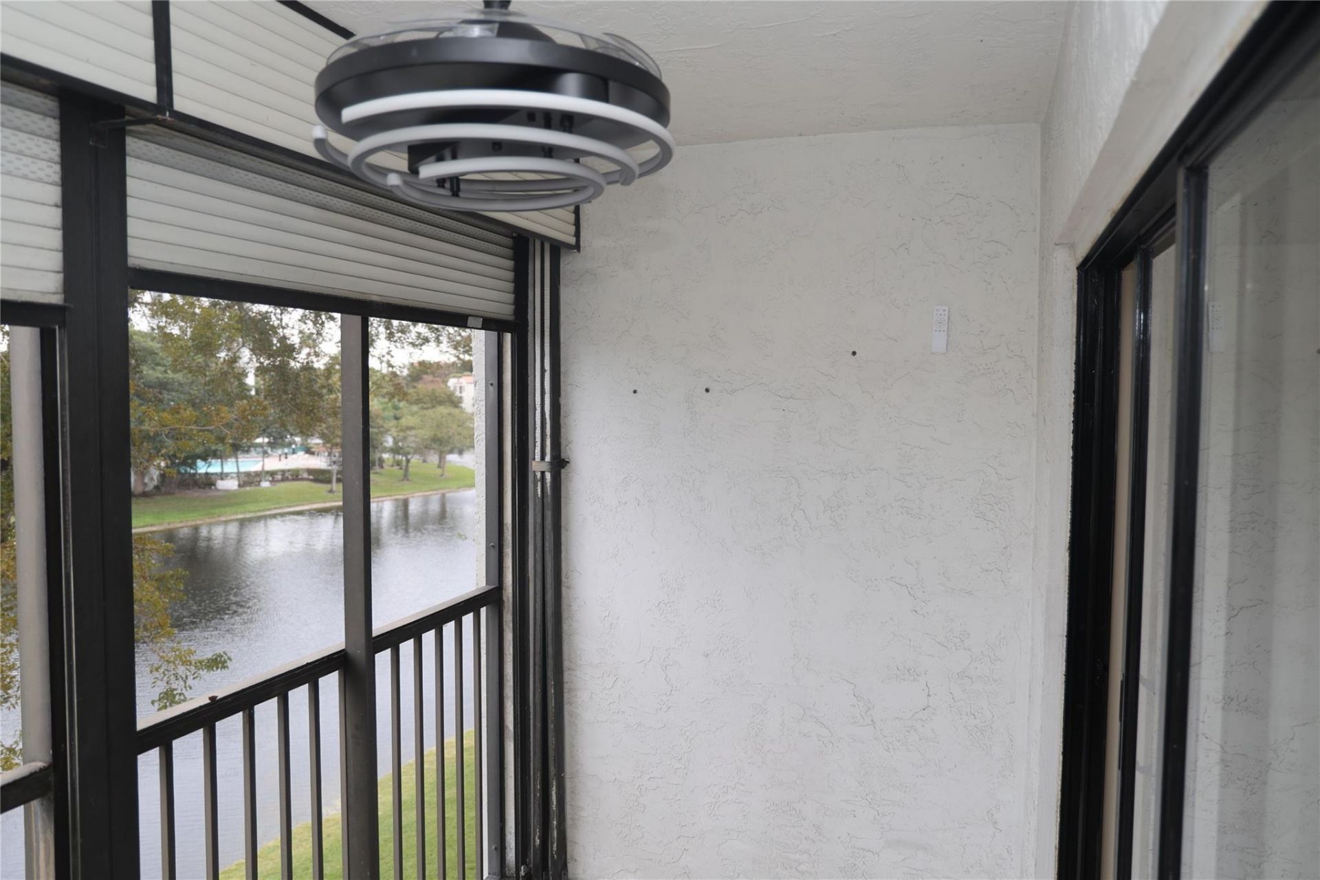 2228 N Cypress Bend Drive, Unit 407, Pompano Beach, FL 33069 Photo