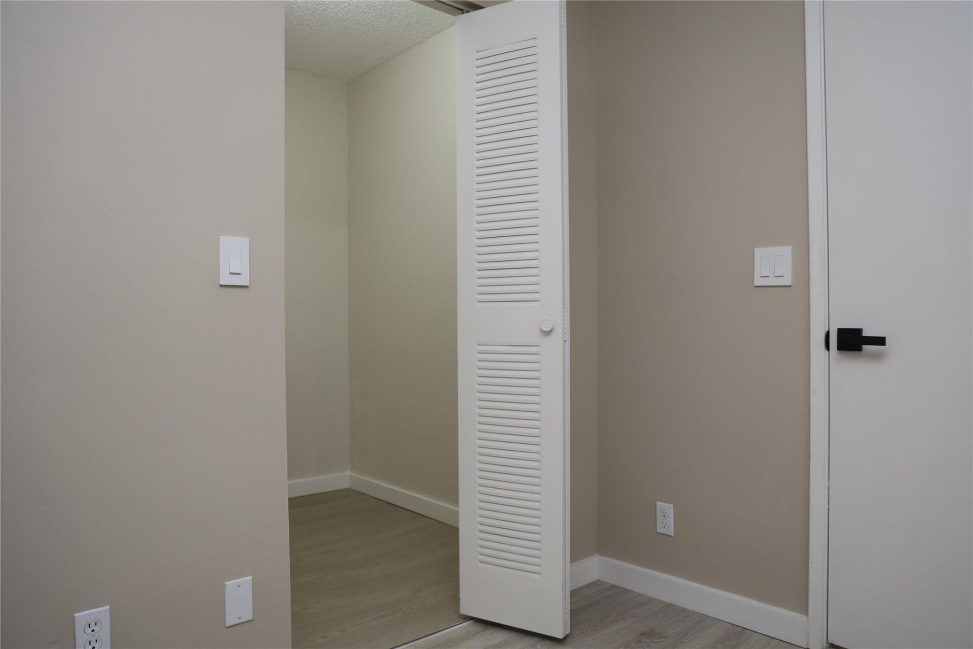 2228 N Cypress Bend Drive, Unit 407, Pompano Beach, FL 33069 Photo