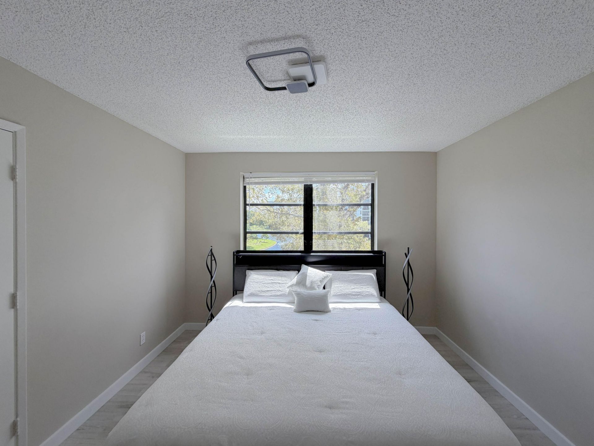 2228 N Cypress Bend Drive, Unit 407, Pompano Beach, FL 33069 Photo