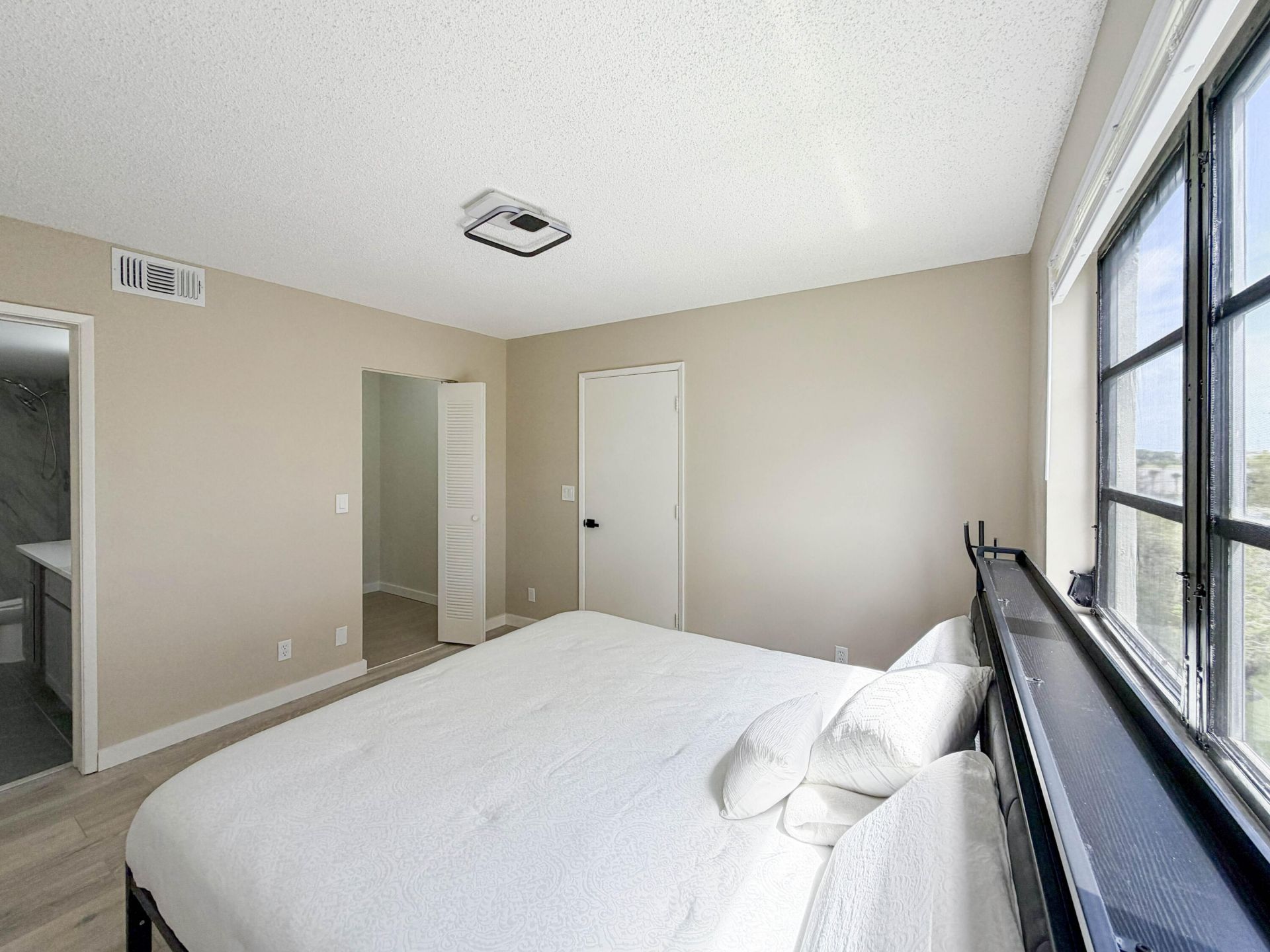 2228 N Cypress Bend Drive, Unit 407, Pompano Beach, FL 33069 Photo