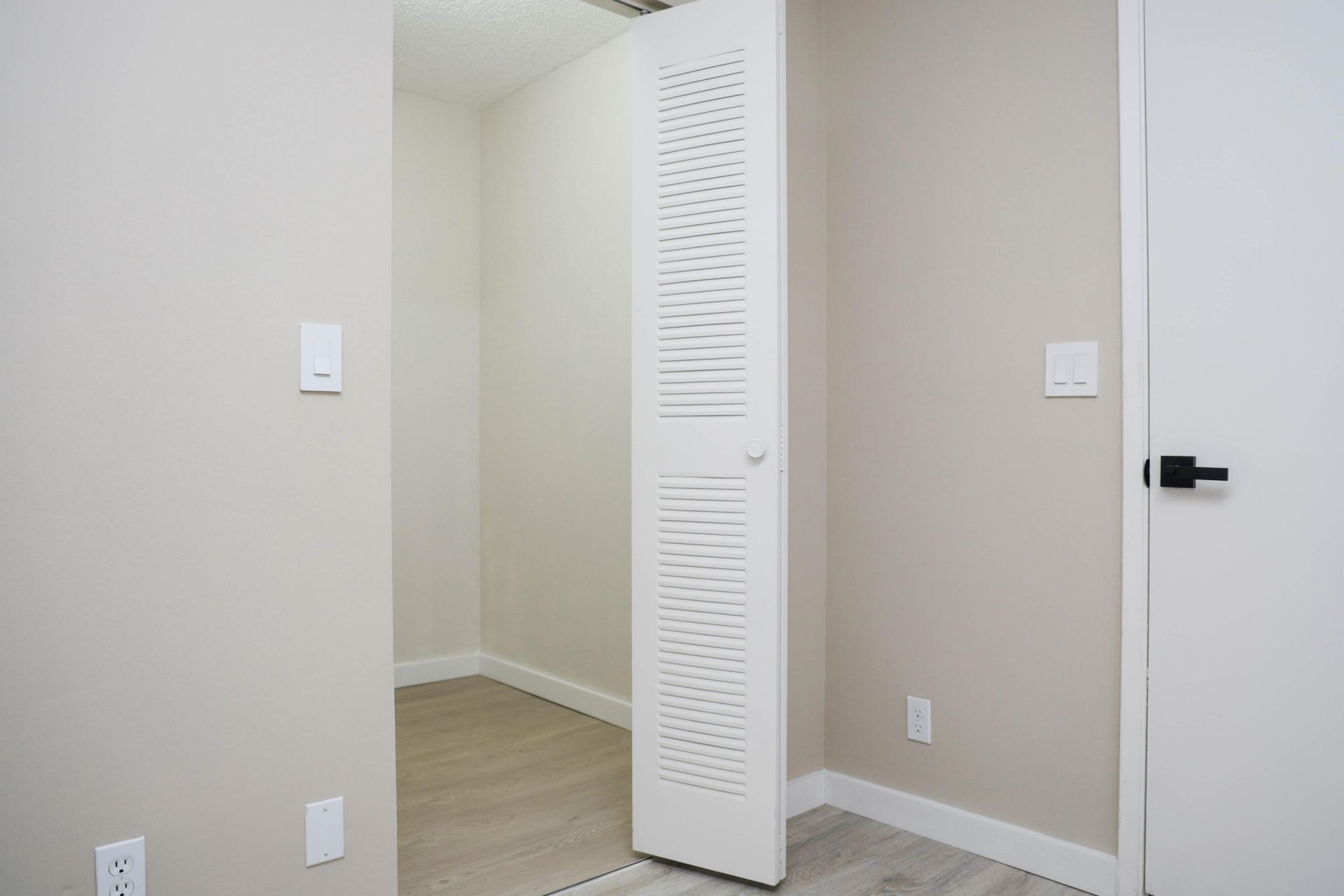 2228 N Cypress Bend Drive, Unit 407, Pompano Beach, FL 33069 Photo