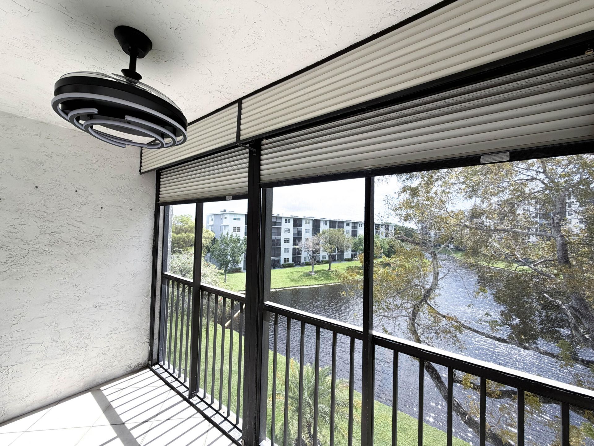 2228 N Cypress Bend Drive, Unit 407, Pompano Beach, FL 33069 Photo