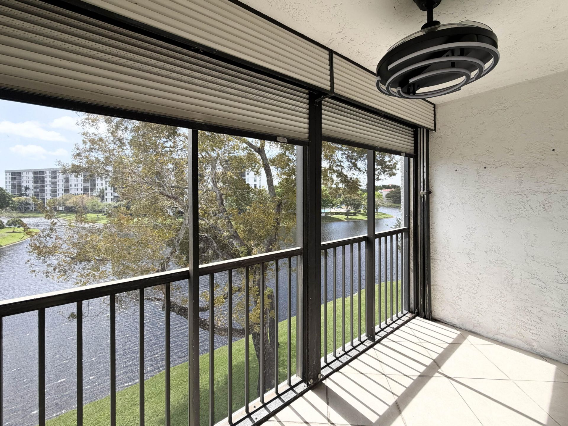 2228 N Cypress Bend Drive, Unit 407, Pompano Beach, FL 33069 Photo