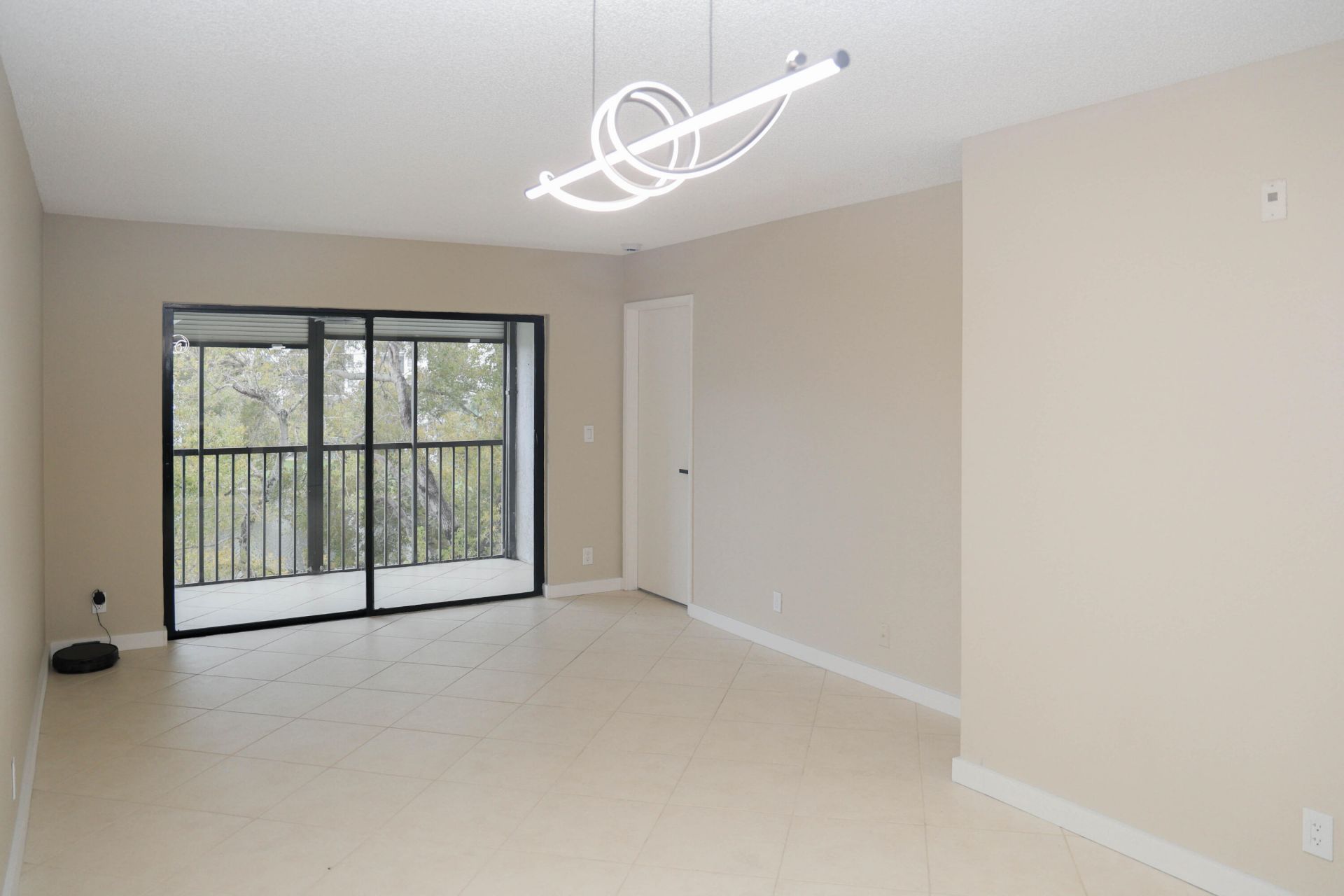 2228 N Cypress Bend Drive, Unit 407, Pompano Beach, FL 33069 Photo