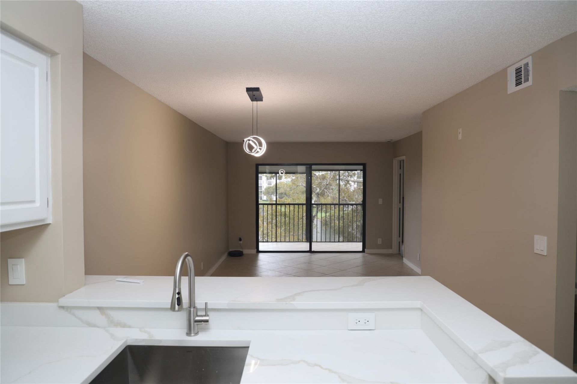 2228 N Cypress Bend Drive, Unit 407, Pompano Beach, FL 33069 Photo