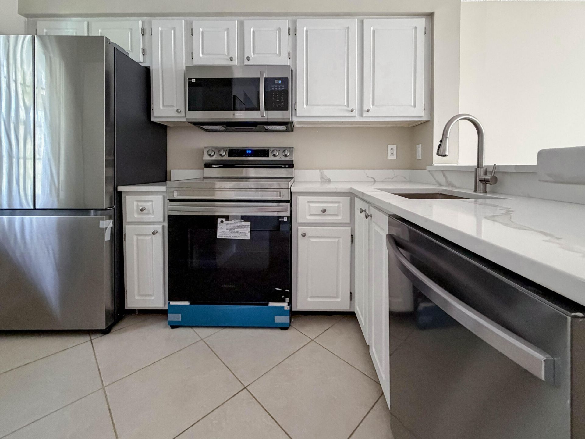 2228 N Cypress Bend Drive, Unit 407, Pompano Beach, FL 33069 Photo