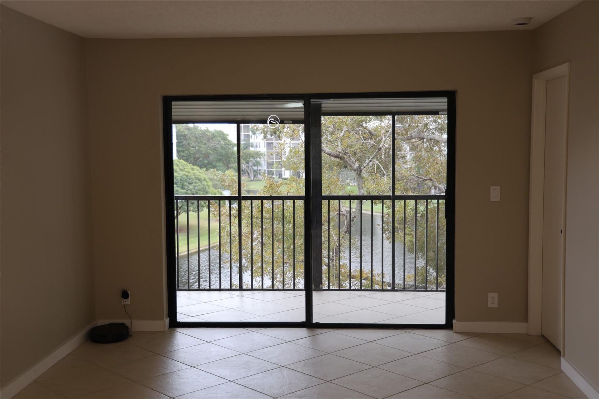 2228 N Cypress Bend Drive, Unit 407, Pompano Beach, FL 33069 Photo