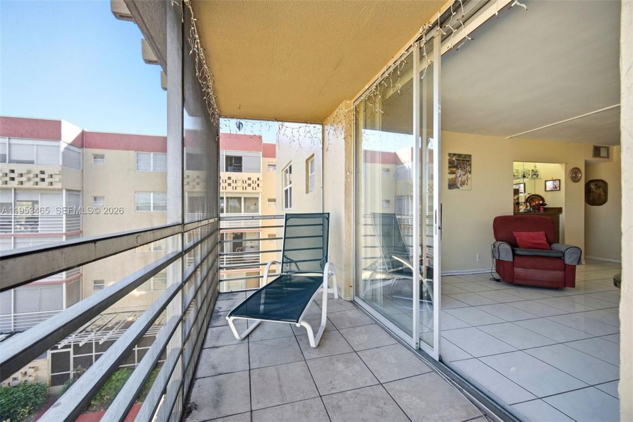 410 NW 68th Ave , Unit 401, Plantation, FL 33317 Photo