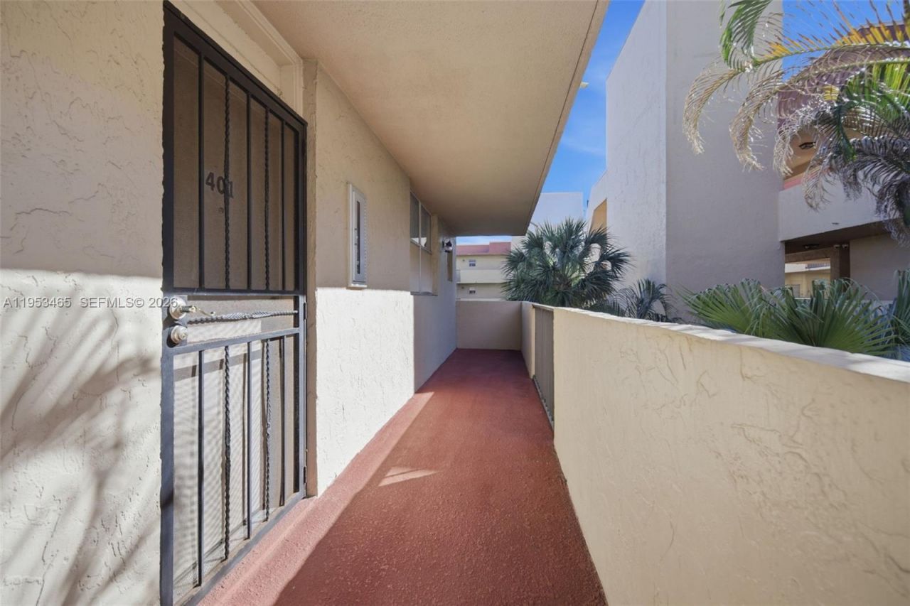 410 NW 68th Ave , Unit 401, Plantation, FL 33317 Photo