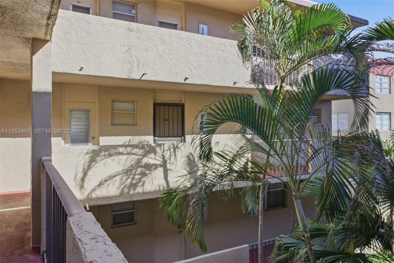 410 NW 68th Ave , Unit 401, Plantation, FL 33317 Photo