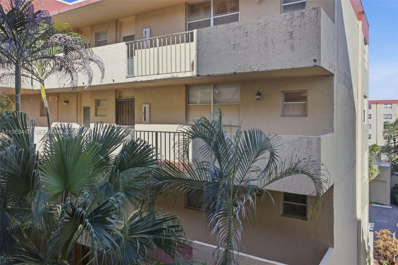 410 NW 68th Ave , Unit 401, Plantation, FL 33317 Photo