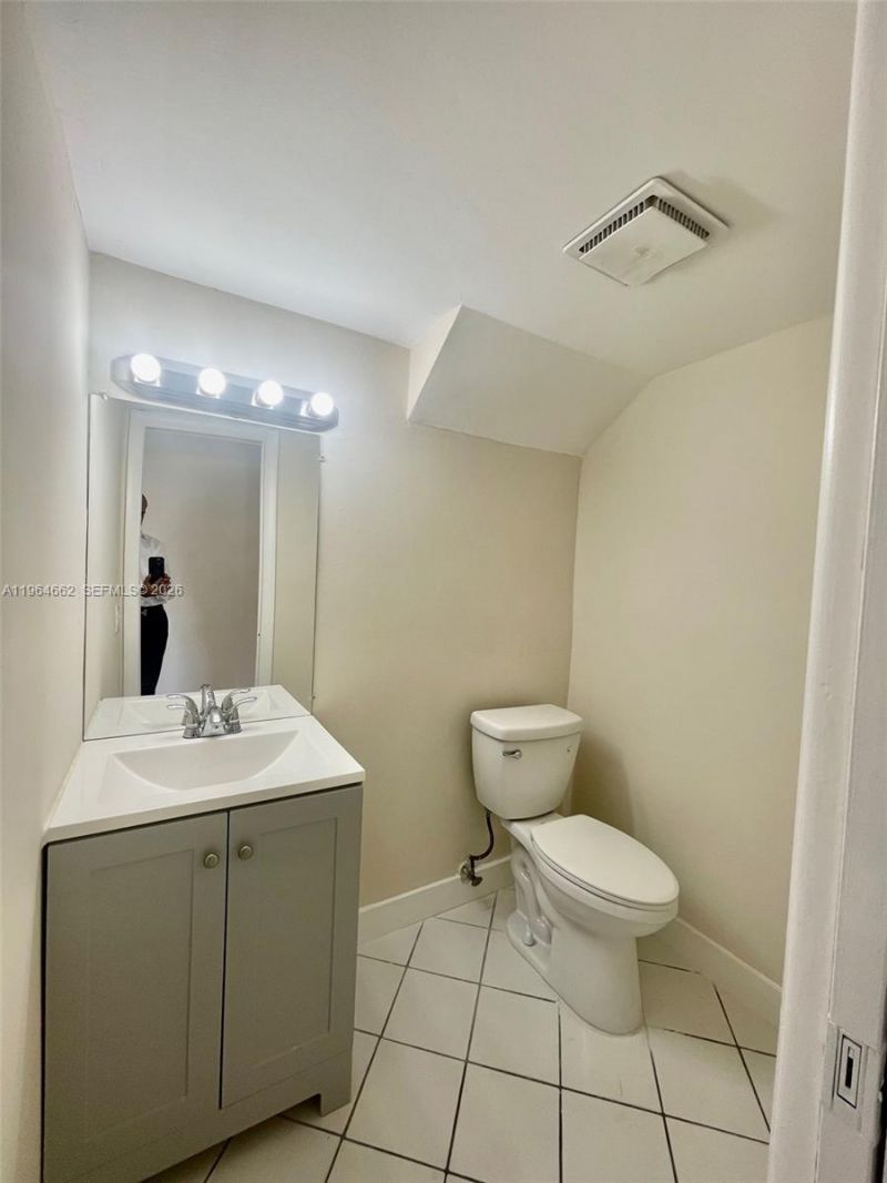 922 NW 106th Ave Cir, Unit 922, Miami, FL 33172 Photo