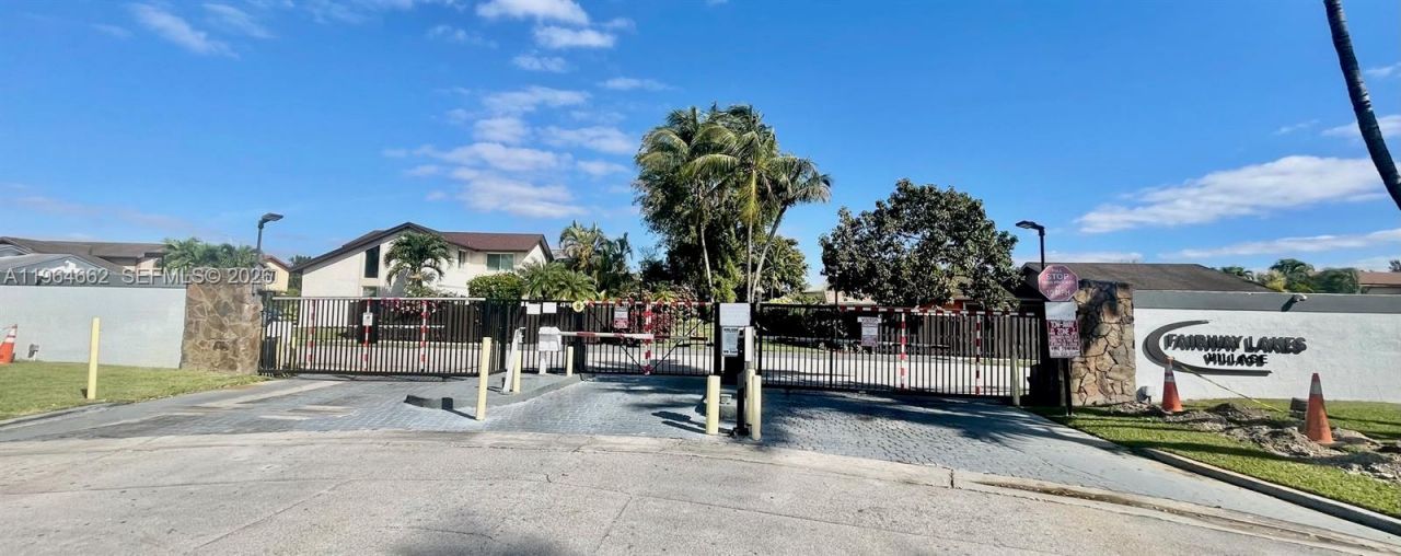 922 NW 106th Ave Cir, Unit 922, Miami, FL 33172 Photo