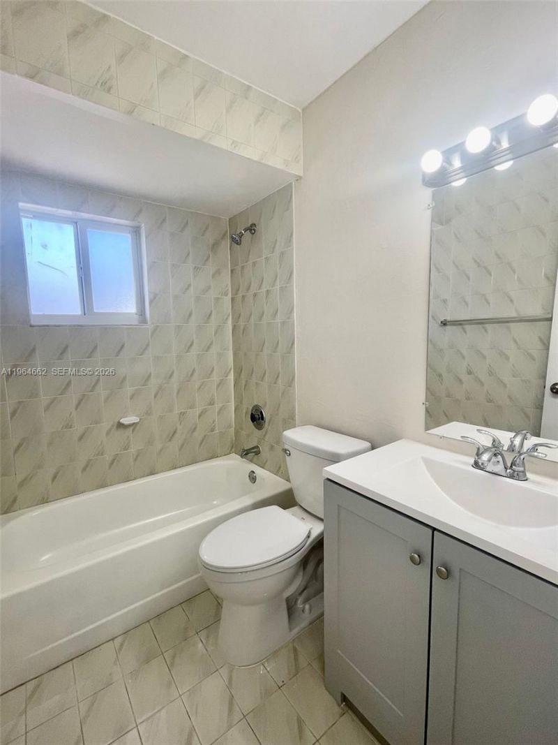 922 NW 106th Ave Cir, Unit 922, Miami, FL 33172 Photo