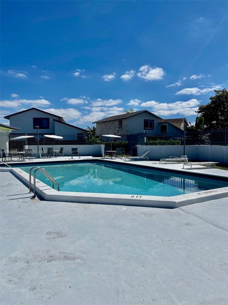 922 NW 106th Ave Cir, Unit 922, Miami, FL 33172 Photo