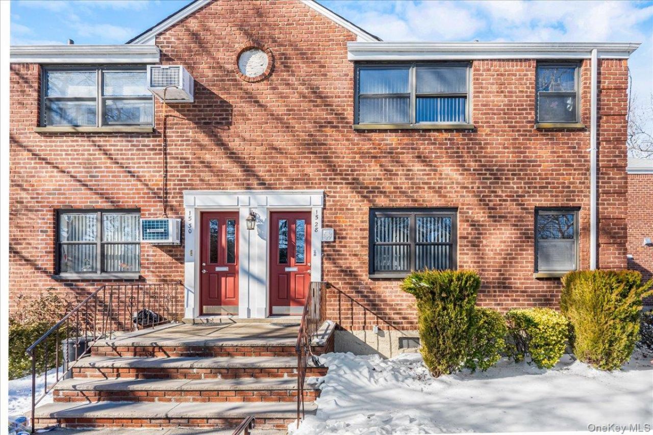 15-28 160th Street, Unit 6-29, Whitestone, NY 11357 Main Photo