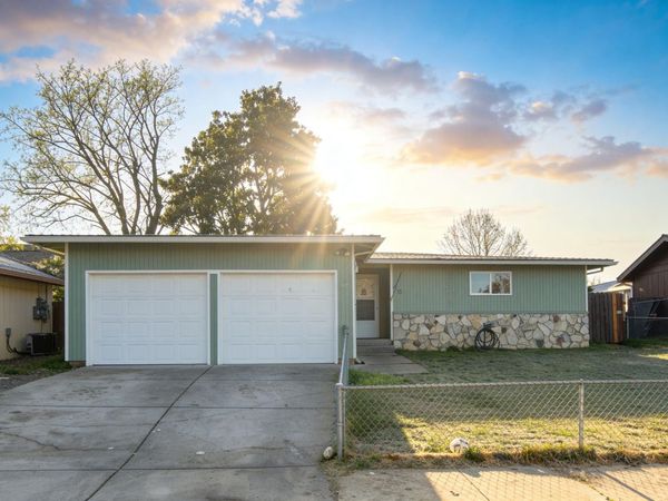 412 Morningside Street, Medford, OR 97501