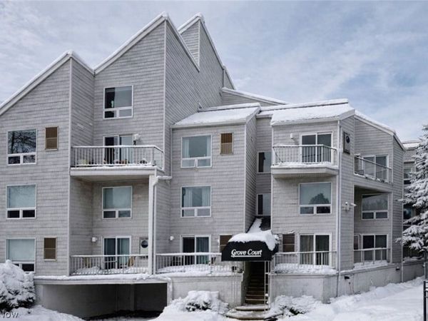 1900 Grove Court, Unit 307, Cleveland, OH 44113