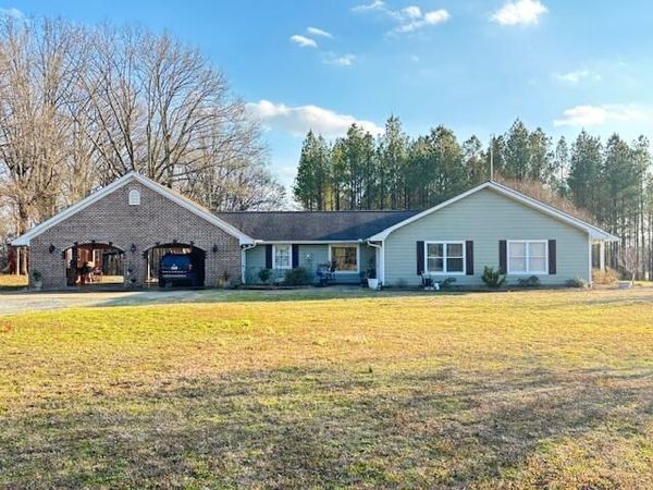 15524 Buggs Ferry Road, Macon, MS 39341