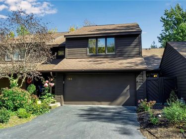 193 Breezewood Common, Amherst, NY 14051