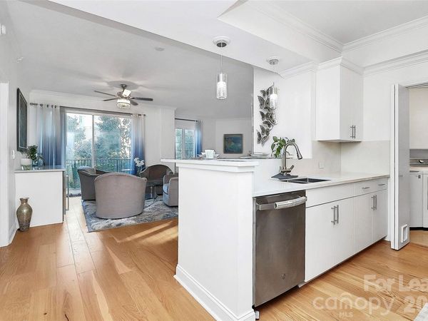 300 W 5th Street, Unit 431, Charlotte, NC 28202