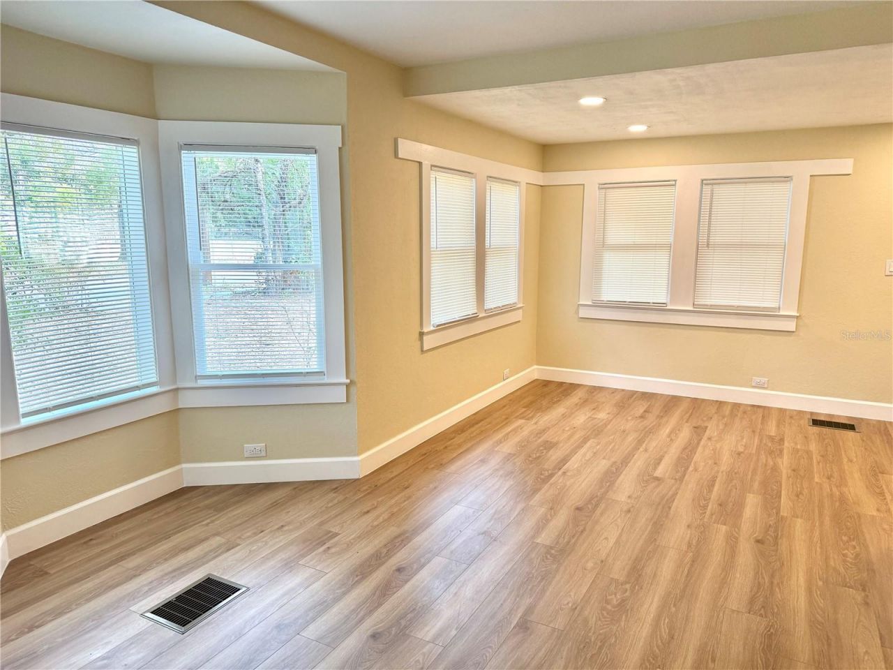 1903 E Osborne Avenue, Tampa, FL 33610 Photo