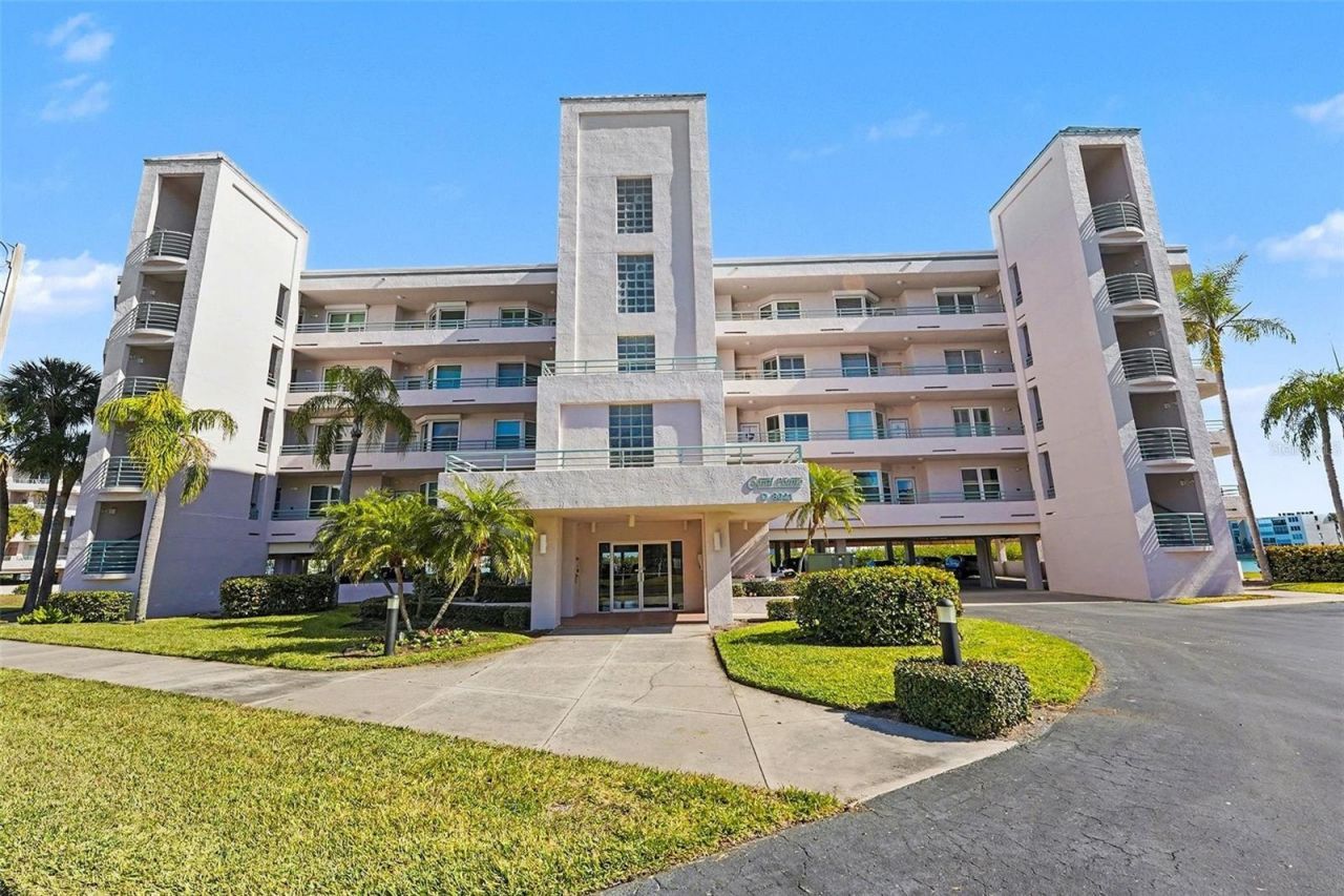 8021 Sailboat Key Boulevard S, Unit 304, Saint Pete Beach, FL 33707 Photo