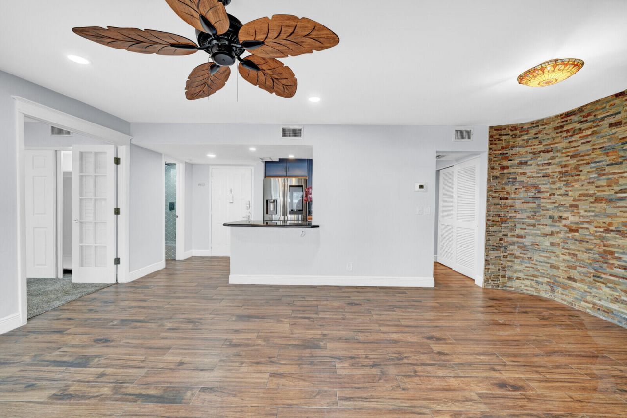 330 SE 20th Avenue, Unit 314, Deerfield Beach, FL 33441 Photo