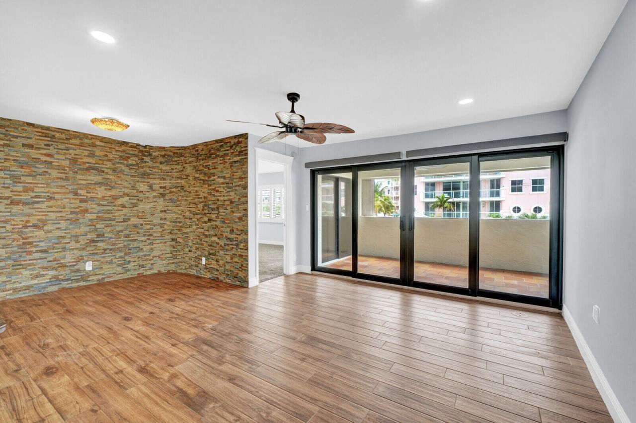 330 SE 20th Avenue, Unit 314, Deerfield Beach, FL 33441 Photo