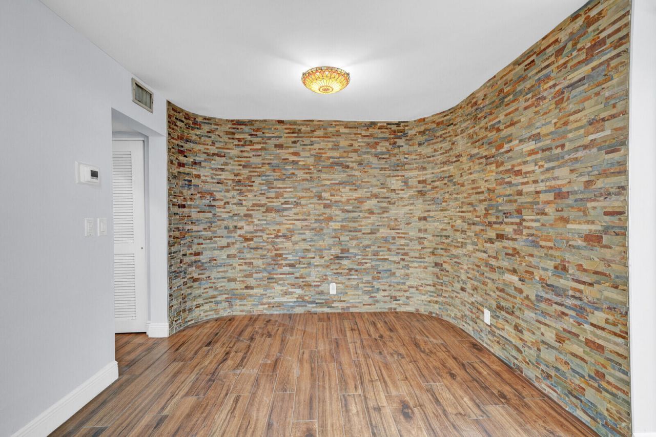 330 SE 20th Avenue, Unit 314, Deerfield Beach, FL 33441 Photo