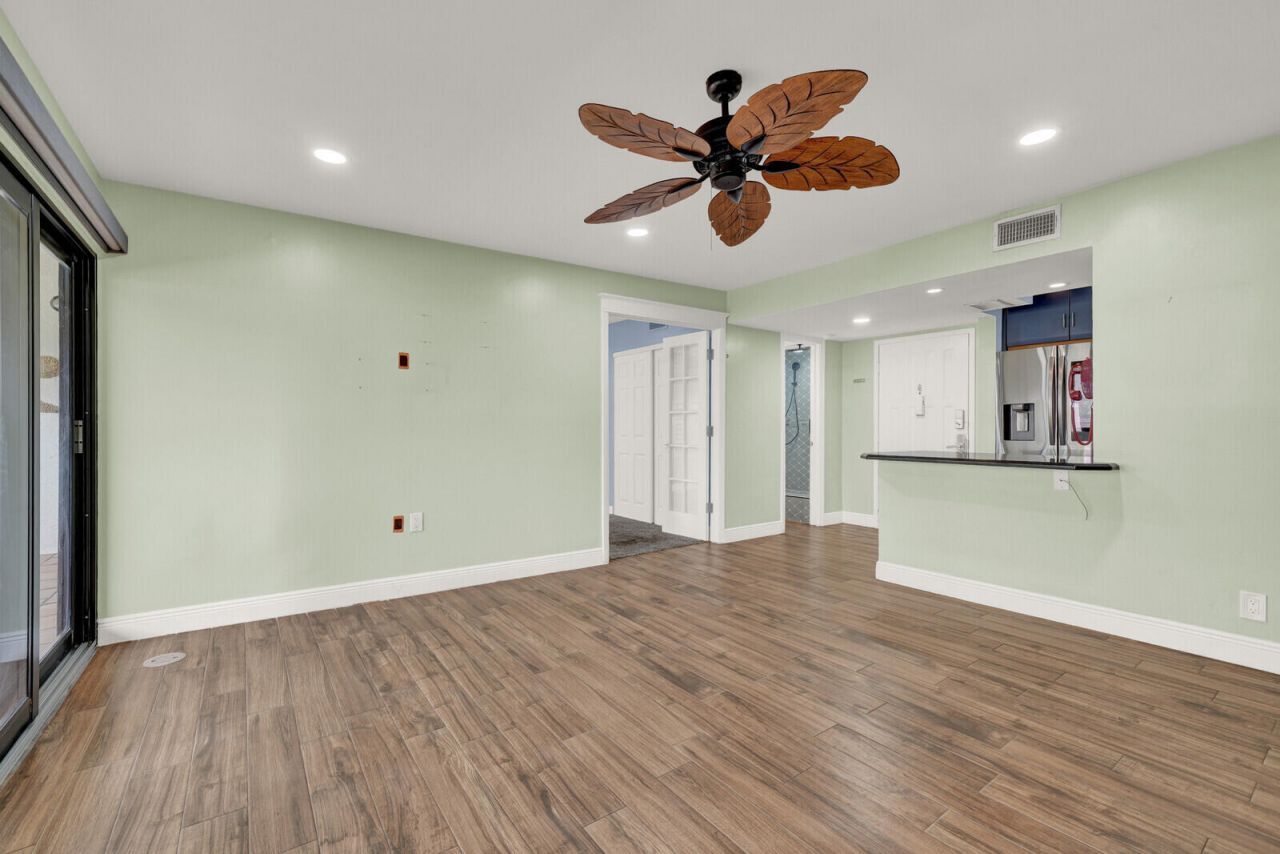 330 SE 20th Avenue, Unit 314, Deerfield Beach, FL 33441 Photo