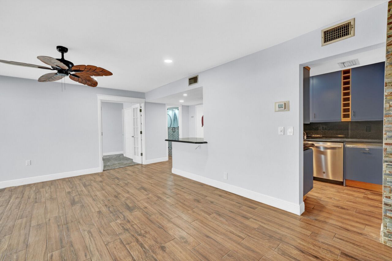 330 SE 20th Avenue, Unit 314, Deerfield Beach, FL 33441 Photo