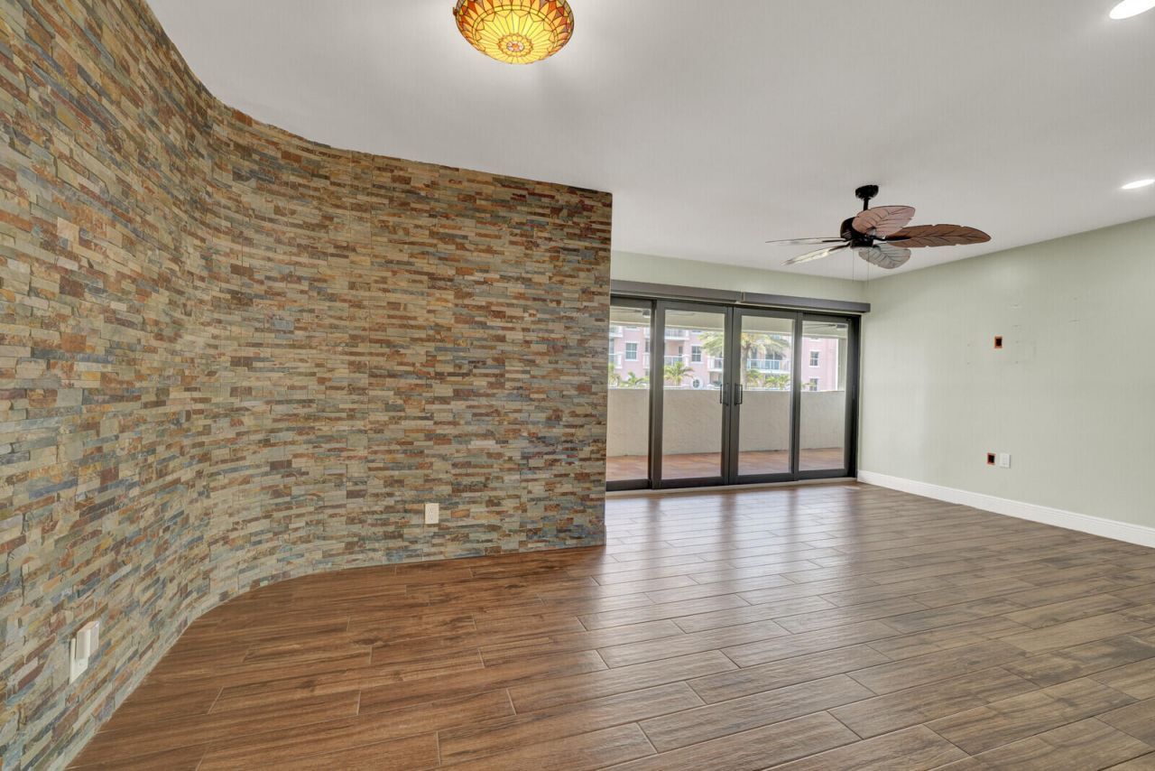 330 SE 20th Avenue, Unit 314, Deerfield Beach, FL 33441 Photo