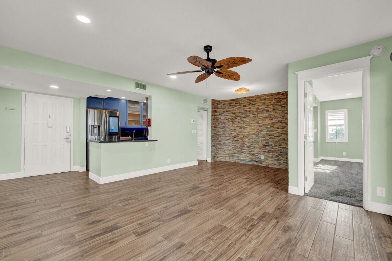 330 SE 20th Avenue, Unit 314, Deerfield Beach, FL 33441 Photo