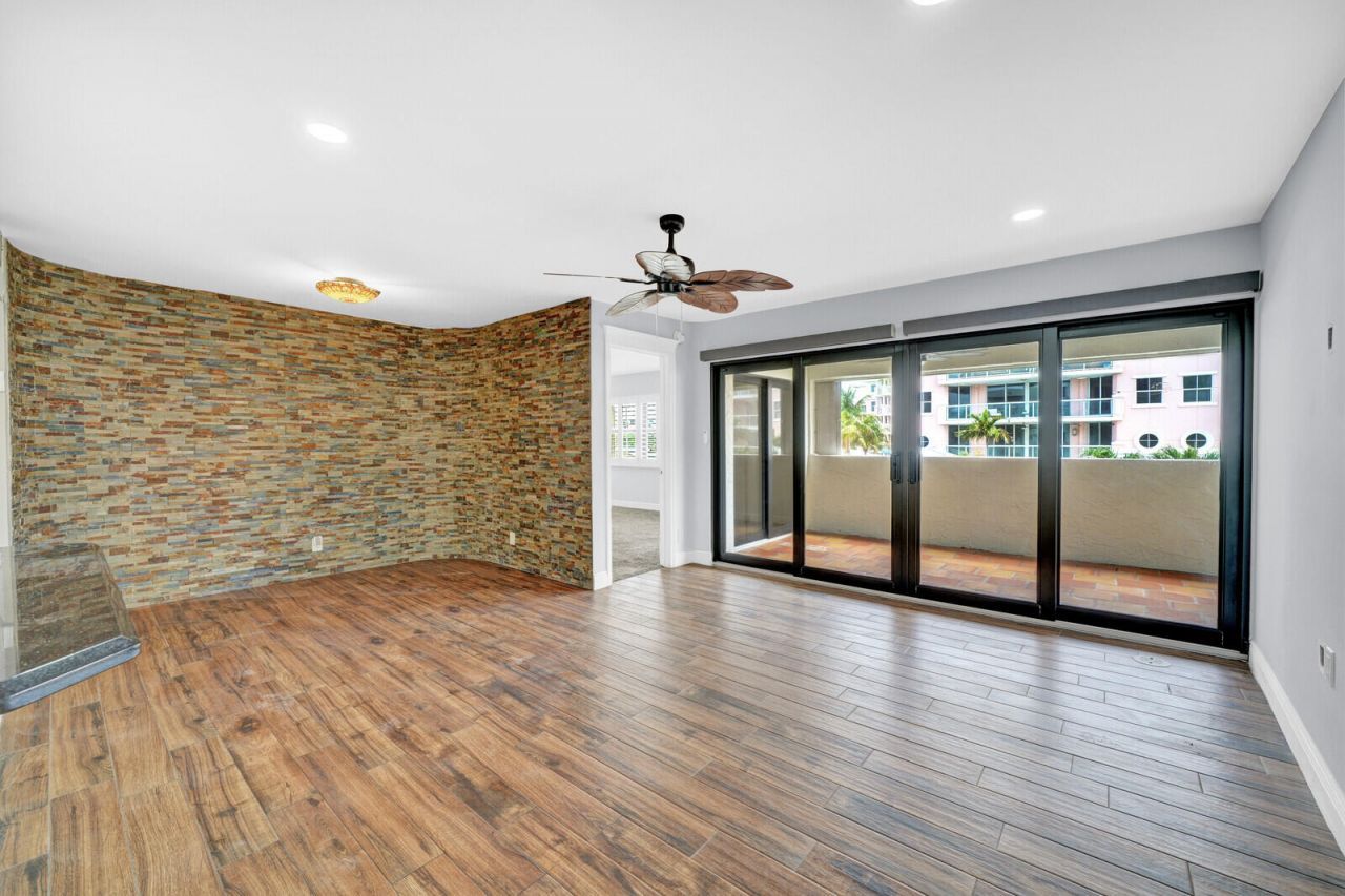 330 SE 20th Avenue, Unit 314, Deerfield Beach, FL 33441 Photo