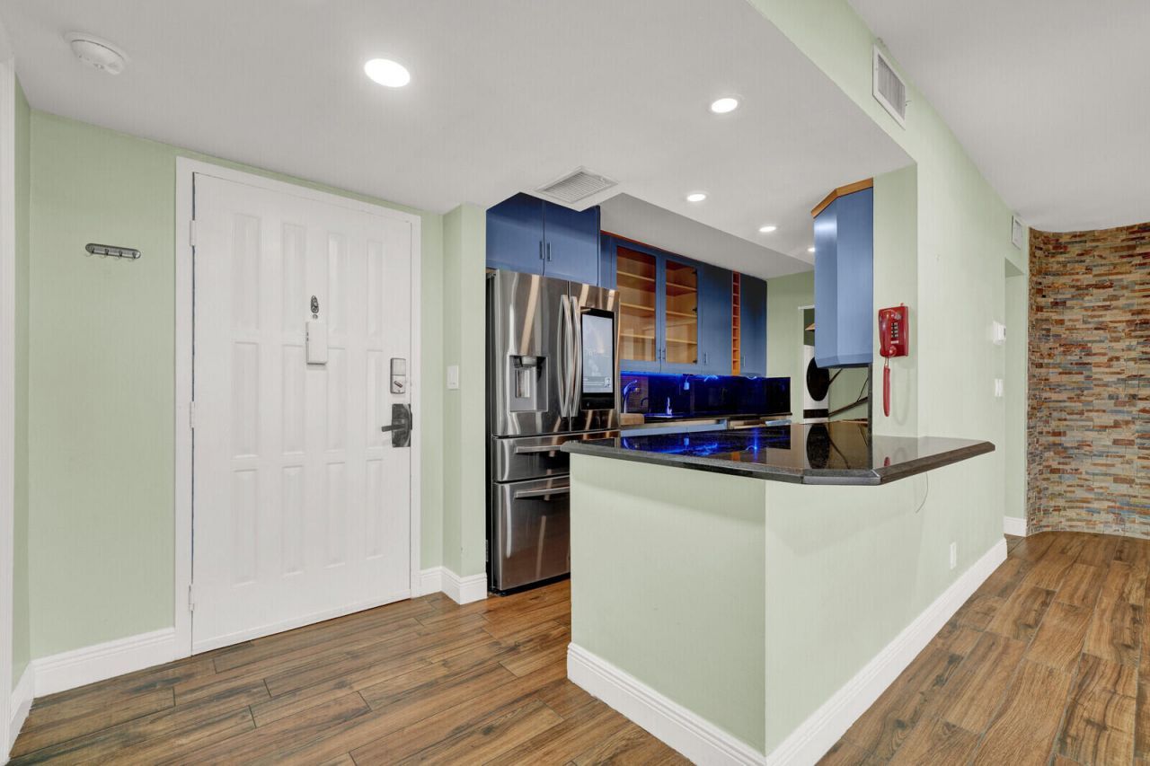330 SE 20th Avenue, Unit 314, Deerfield Beach, FL 33441 Photo