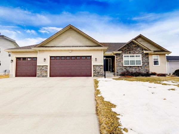 910 Yorktown Road, DeForest, WI 53532
