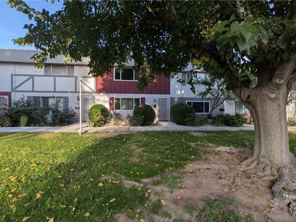426 Greenbriar Townhouse Way , Las Vegas, NV 89121