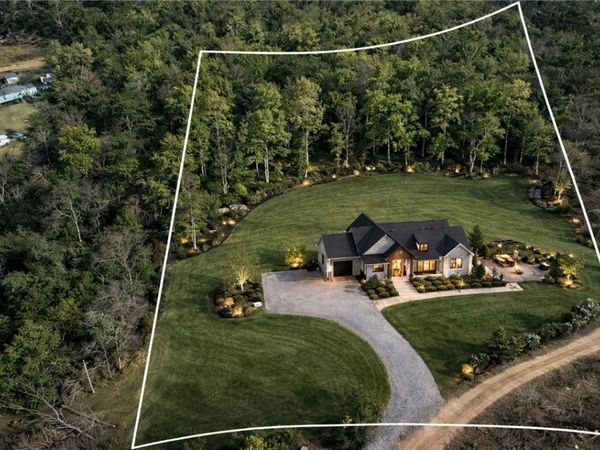 Fawn's Way, Rogers, AR 72756