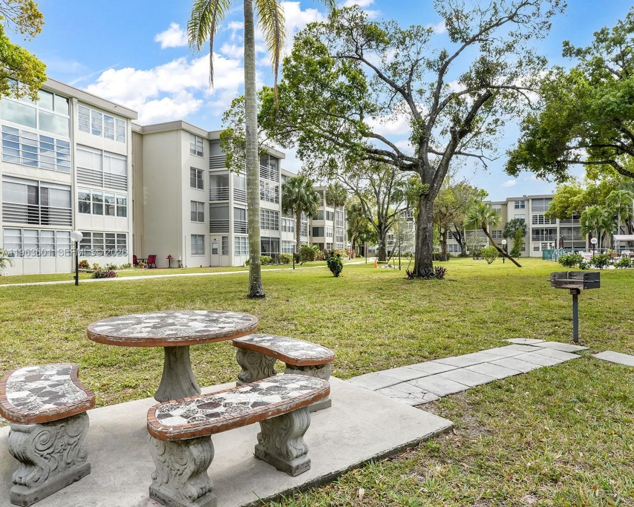 2900 NW 48th Ter, Unit 117, Lauderdale Lakes, FL 33313 Photo