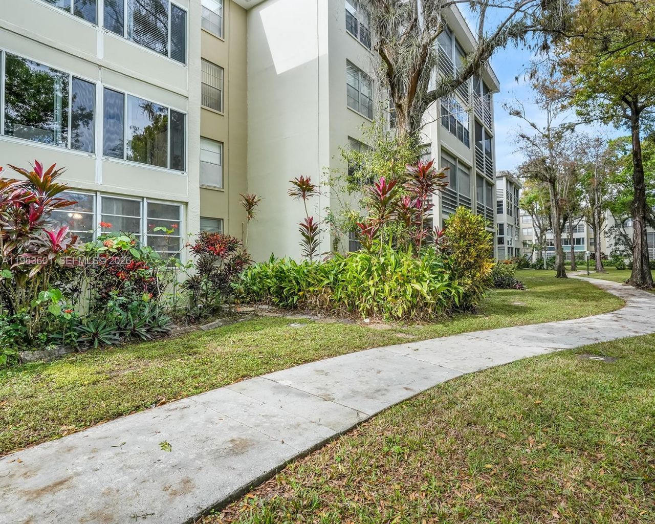 2900 NW 48th Ter, Unit 117, Lauderdale Lakes, FL 33313 Photo