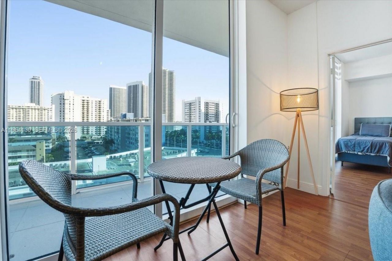 1945 S Ocean Dr, Unit 709, Hallandale Beach, FL 33009 Photo