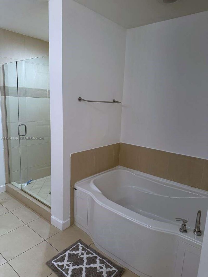 1945 S Ocean Dr , Unit 709, Hallandale Beach, FL 33009 Photo